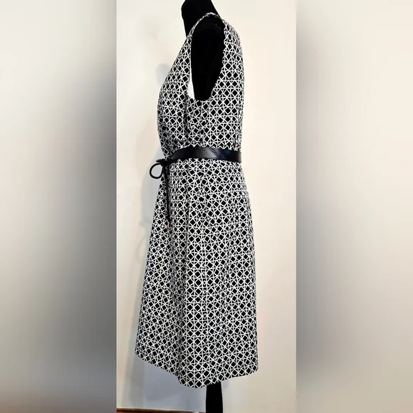 Talbots Petite Black White Geometric Print Dress Sleeveless Belted Size 14 - Picture 8 of 9